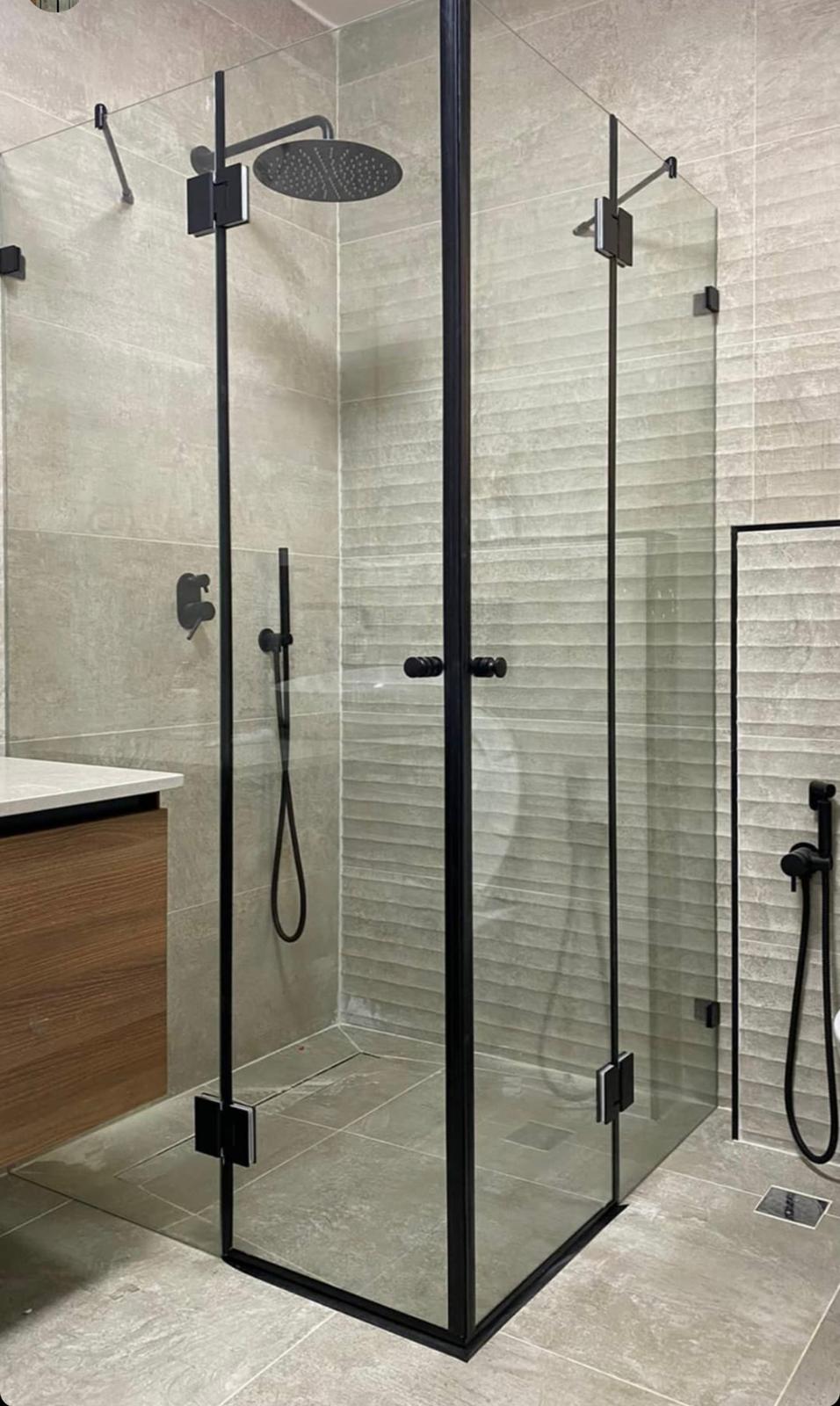 Framed Shower Cabinets
